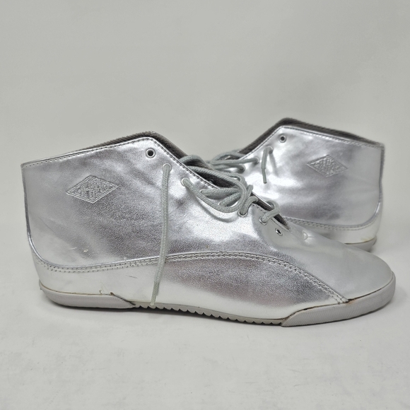 Vintage 1993 Silver Metallic LA Gear Sneakers 7 - Picture 1 of 11